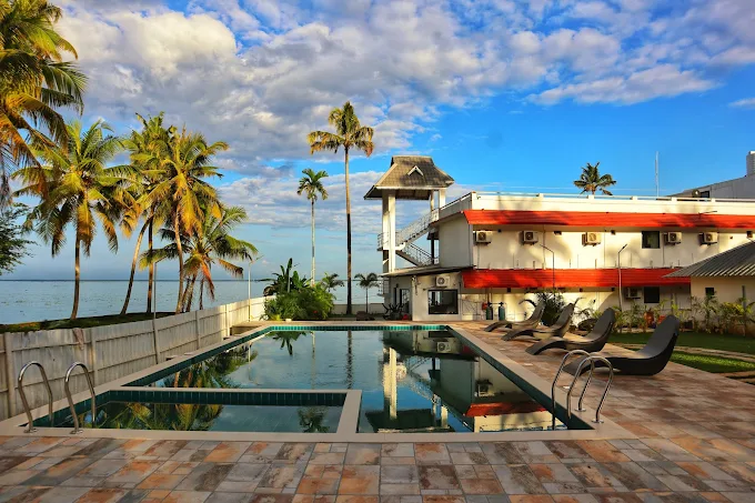 Vembanad village resort